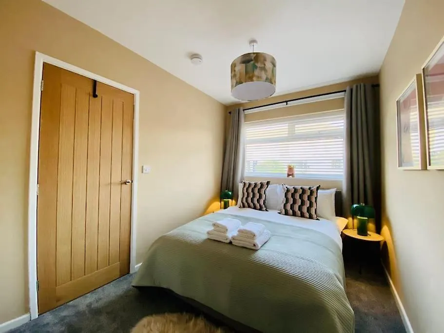 Usnooz I Free Parking, 5 Bedrooms, Quiet Location Wyke Feriehus